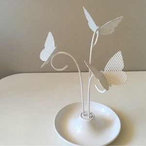 White umbra jewelry display